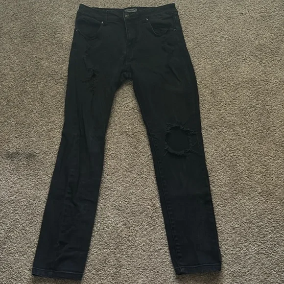 NWOT Men's black ripped skinny jeans. Waist size 30/30. - Picture 1 of 6